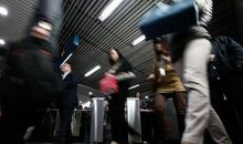 年轻人应该多吃些苦，多走些弯路吗？