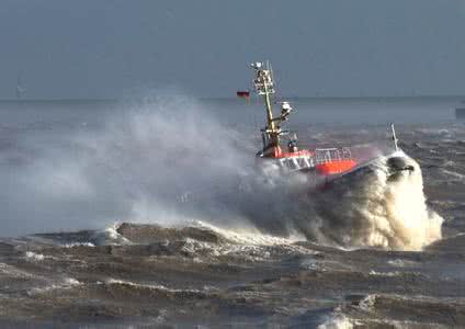 描述风暴的成语