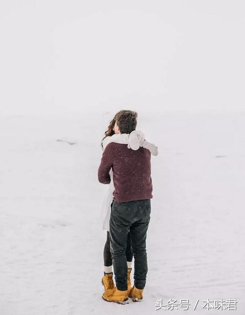 经典语录：最快乐的事是你打来的很温柔，而我碰巧回答了