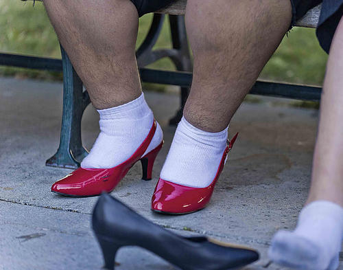 怎么给山区的老师讲讲我几百元穿的鞋