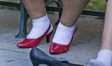 怎么跟山区的老师解释我穿的几百元的鞋