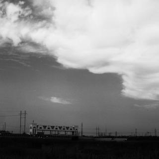 何其芳：下雨前