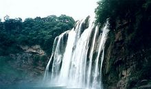 描写瀑布声音的句子