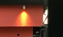 滚花龙缸盛滚龙虾汤绕口令