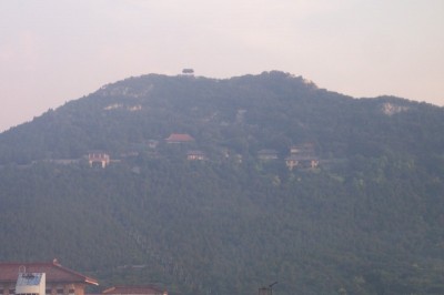 描写千佛山的句子