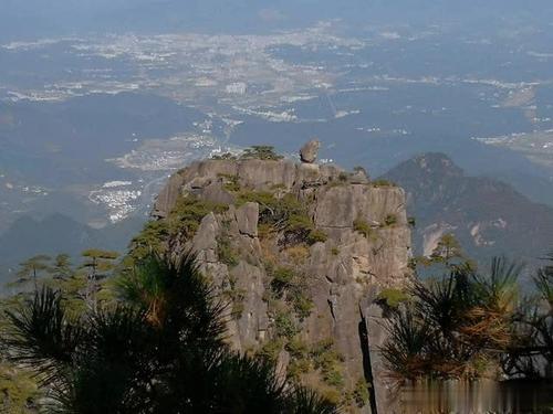 描述黄山的一段