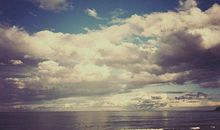 突出人物开心的环境描写句子 描写环境突出人物快乐的心情