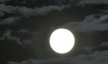 描写中秋圆月的语句