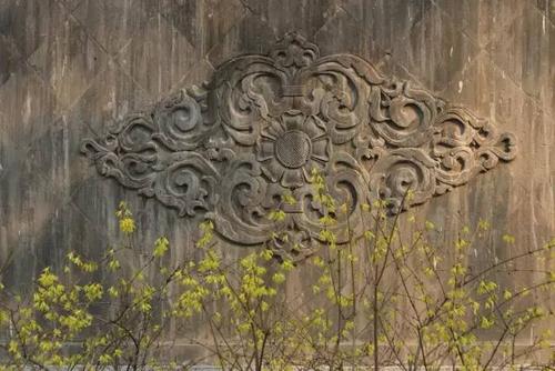 秦观：春一夜雷鸣万丝