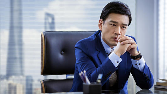 工作场所中只有两种人：主角和英雄，你是谁？