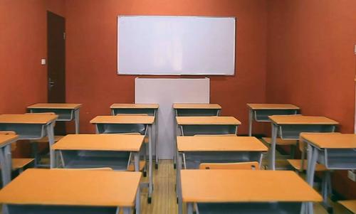 阅读后总是坐在前排