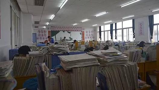 高中三年级的励志材料：毛滩厂中学高考“神话”（一）