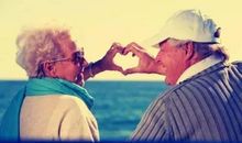 经典语录：爱情这种事太极端，要么一生，要么陌生