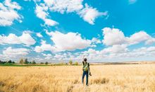 坚持努力，最坏的结果不过是大器晚成