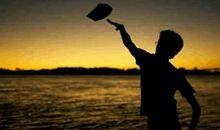 人活着哪个不是竭尽全力，维护自己的生命尊严