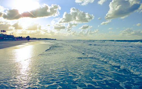 赞美大海的美丽句子