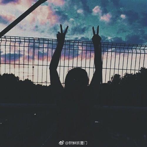 成功的人知道如何生存，失败的人知道如何逃脱