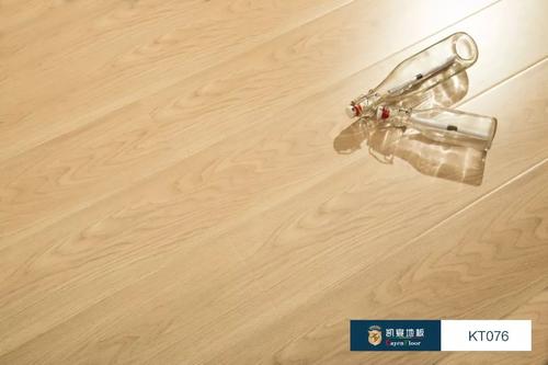 描述地板的句子