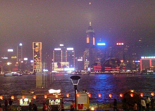 在熙熙night的夜晚，到处都是寂寞的信徒