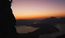 苦难，成为他的“人生调色板”