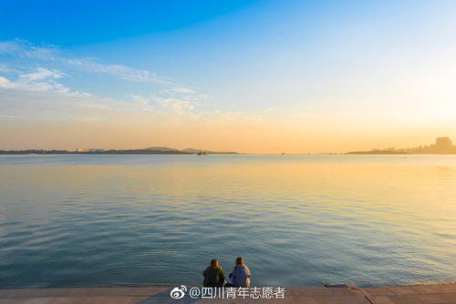 经典句子：生活是一半的记忆，一半的延续