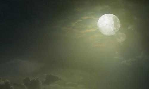 月亮的遐想构成500字