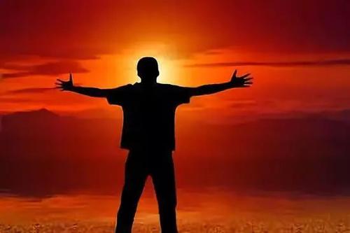 不努力的人只是伪理想主义者