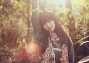 我假装我不在乎你，但伤害我的是我