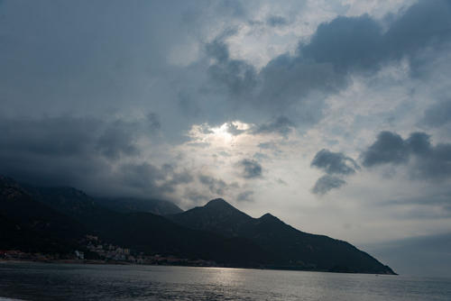 80年代后创造财富的军队风起云涌