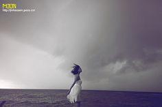 山与水，云仰望城市