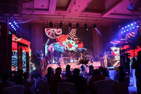 毕业典礼主持人致辞