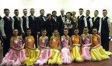 集体舞比赛作文