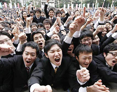 大学毕业生在求职中需要坚持不懈和主动