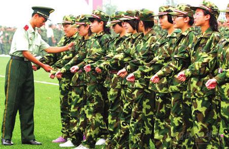 军事训练作文400字