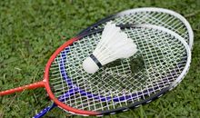 打羽毛球的作文