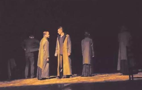 读《人群》后的感想