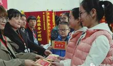 雷锋在我身边的作文