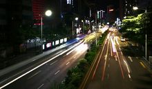 会有谁穿过人群来爱你，你要等