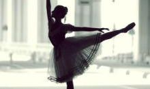 经典语录：不能一直踮着脚爱一个人，重心不稳撑不久