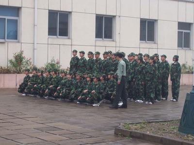 难忘的军事训练高中作文