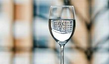 经典语录：用一杯水的单纯，面对一辈子的复杂