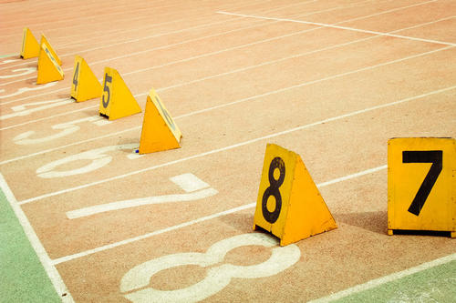 大学，这不容易，但是出汗