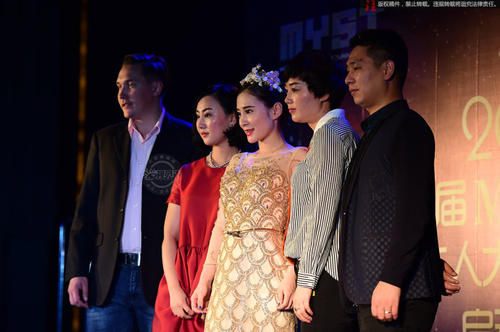 从那天起，我和妈妈为彼此感到难过