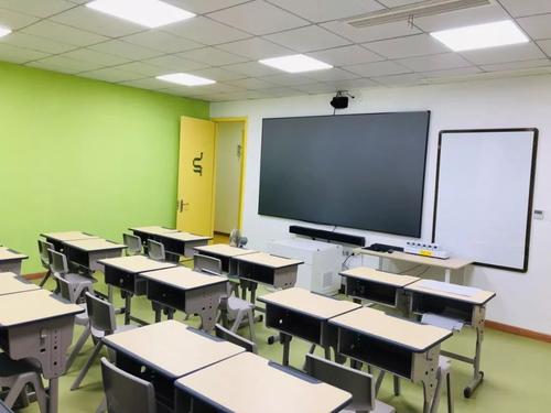 未来机器人论文400字