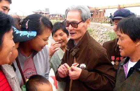 邱少云看完300字