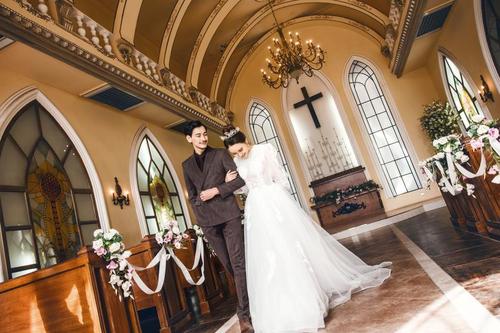 我莫名其妙地笑了，只是因为我想到了你