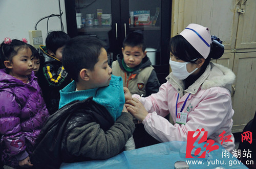 儿童对医务人员的话