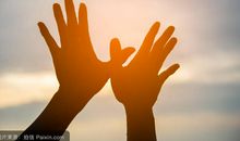 让别人开心的自损句子 让别人开心的幽默自损句子