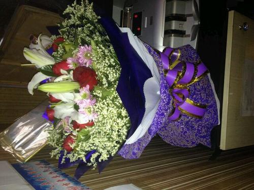 情人节收到礼物怎么说