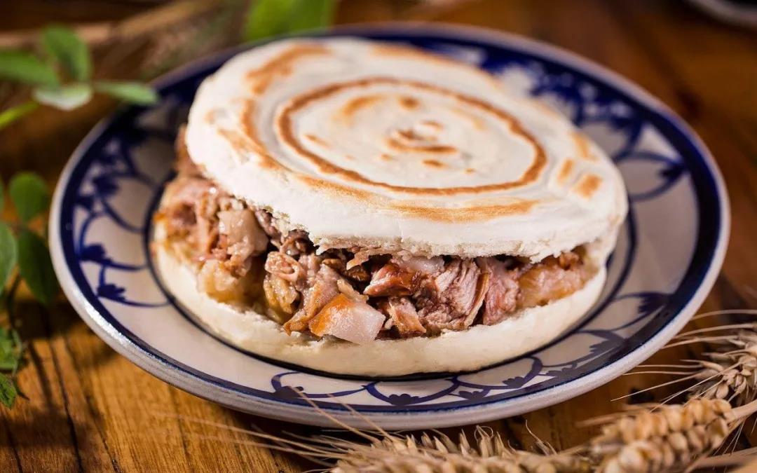 谈论错过家乡美食的美食家，1